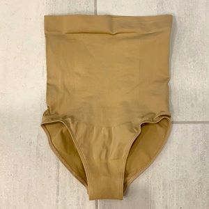 NWOT Shapermint Women’s High-Waisted Shaper Panty. Size S